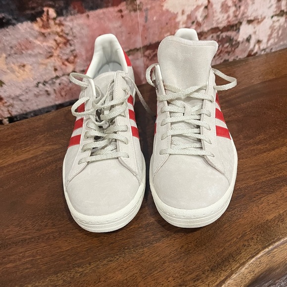 NEW ADIDAS CAMPUS SUEDE OFF WHITE AND RED  UNISEX MENS 10 WOMEN 11.5 - Picture 2 of 7